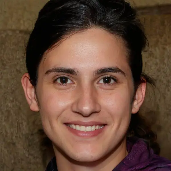 Portrait Keeley Davis